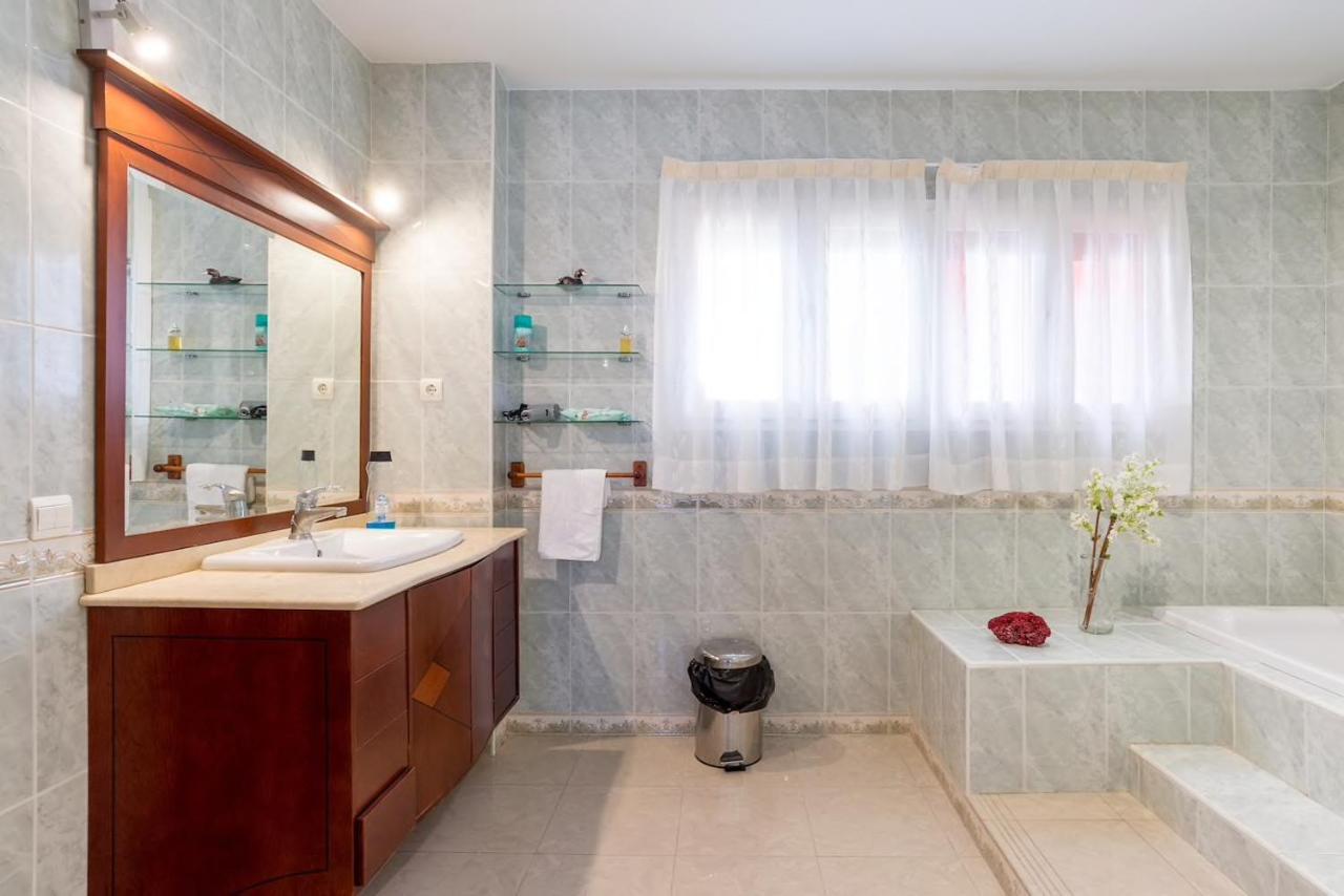 Livemalaga Terrace & Beach Grand House Екстер'єр фото